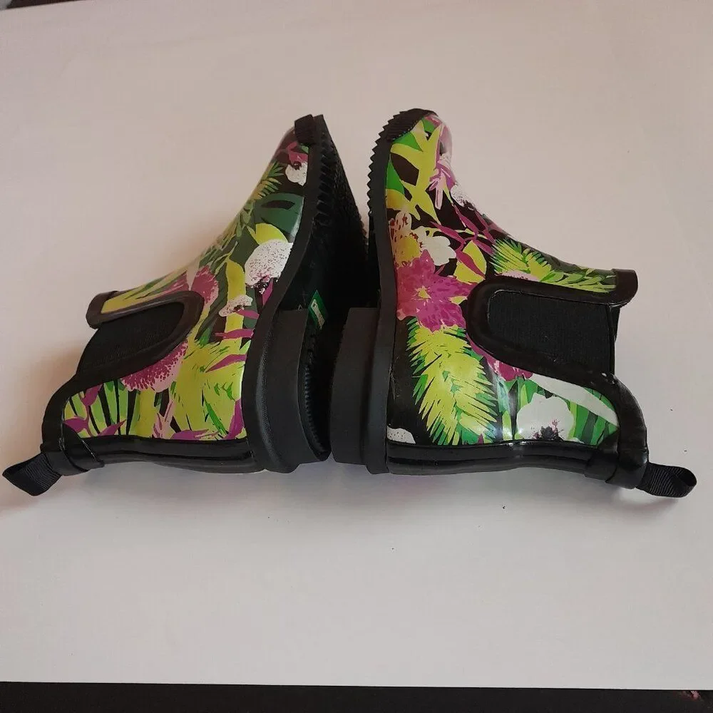 Cougar Women’s Multicolor Ankle High Rain Boot Size 8